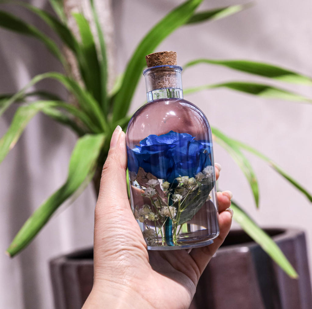 Blue Rose epoxy lamp